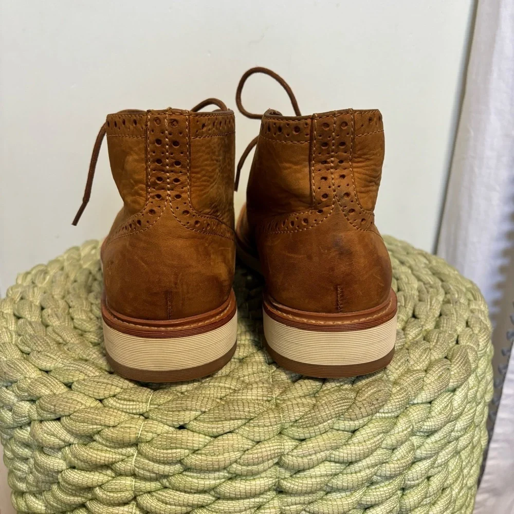 Frye timeless details